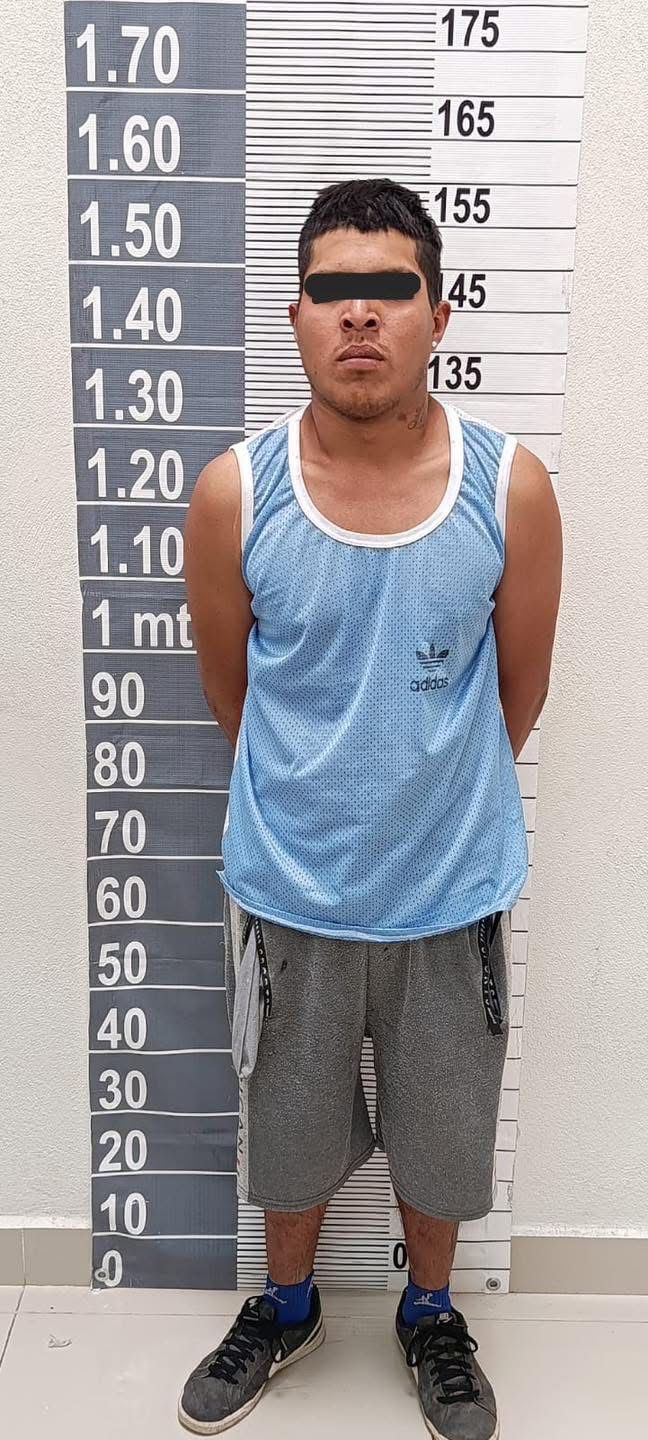 En Amecameca, Aseguran a tres individuos, una motocicleta sin documentos y envoltorios sospechosos.